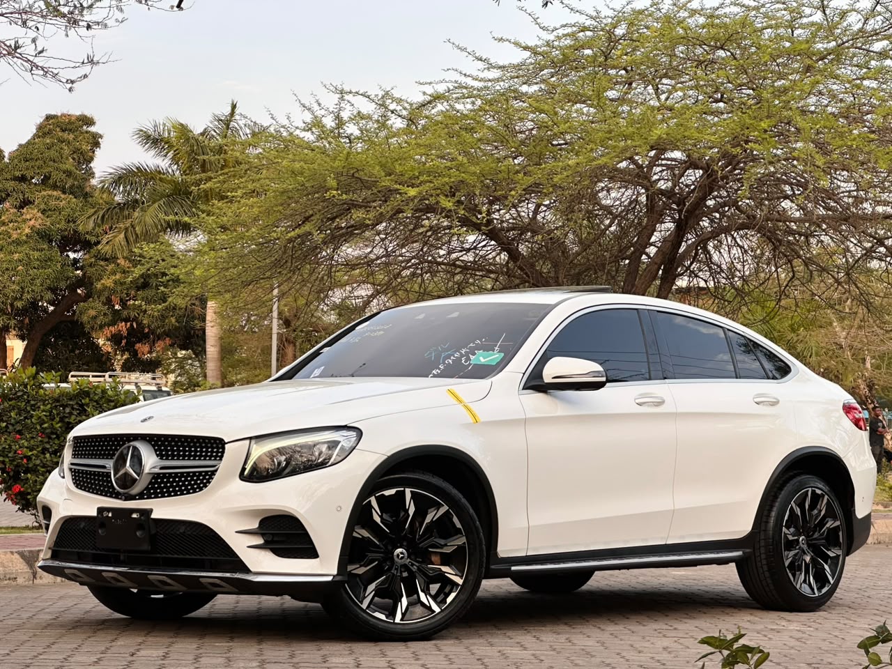 Mercedes Benz thumbnail 3